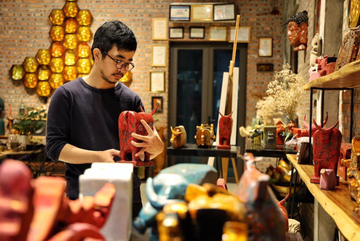 Hanoi artist promotes local culture through lacquerware