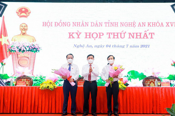 Bí thư Tỉnh ủy Nghệ An được bầu giữ chức Chủ tịch HĐND