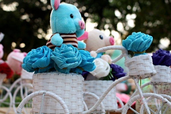 Yêu người hơn 28 tuổi, lo sợ người đời gọi mình là ‘sugar baby’