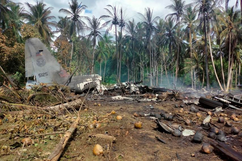 Số tử vong vì rơi máy bay Philippines tăng, nhiều lính thoát chết nhờ nhảy dù