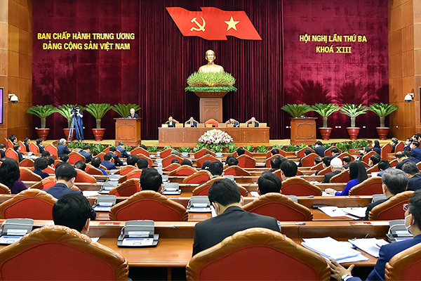 Ngày làm việc thứ nhất của Hội nghị Trung ương 3