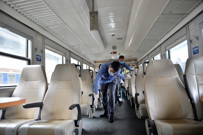 Vietnam railways corporation incurs big losses, thousands of workers take leave