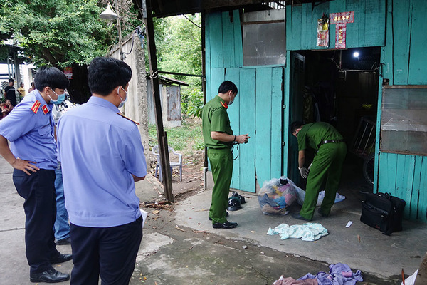 Gã đàn ông đánh chết vợ 17 tuổi ở miền Tây