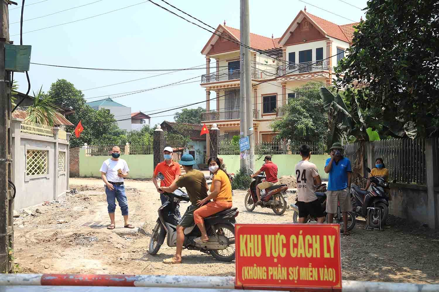 Hà Nội cách ly y tế hơn 2.000 dân nơi ở 5 ca dương tính nCov