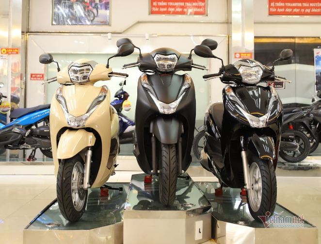 xe-may-honda-lead-cung-giam-gia-nhe-ca-3-phien-ban-dau-thang-7-2021