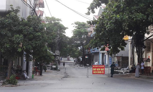 Hanoi reports 10 COVID-19 cases, disrupting 10 days without infections