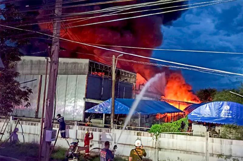 Lại cháy nhà máy ở Bangkok