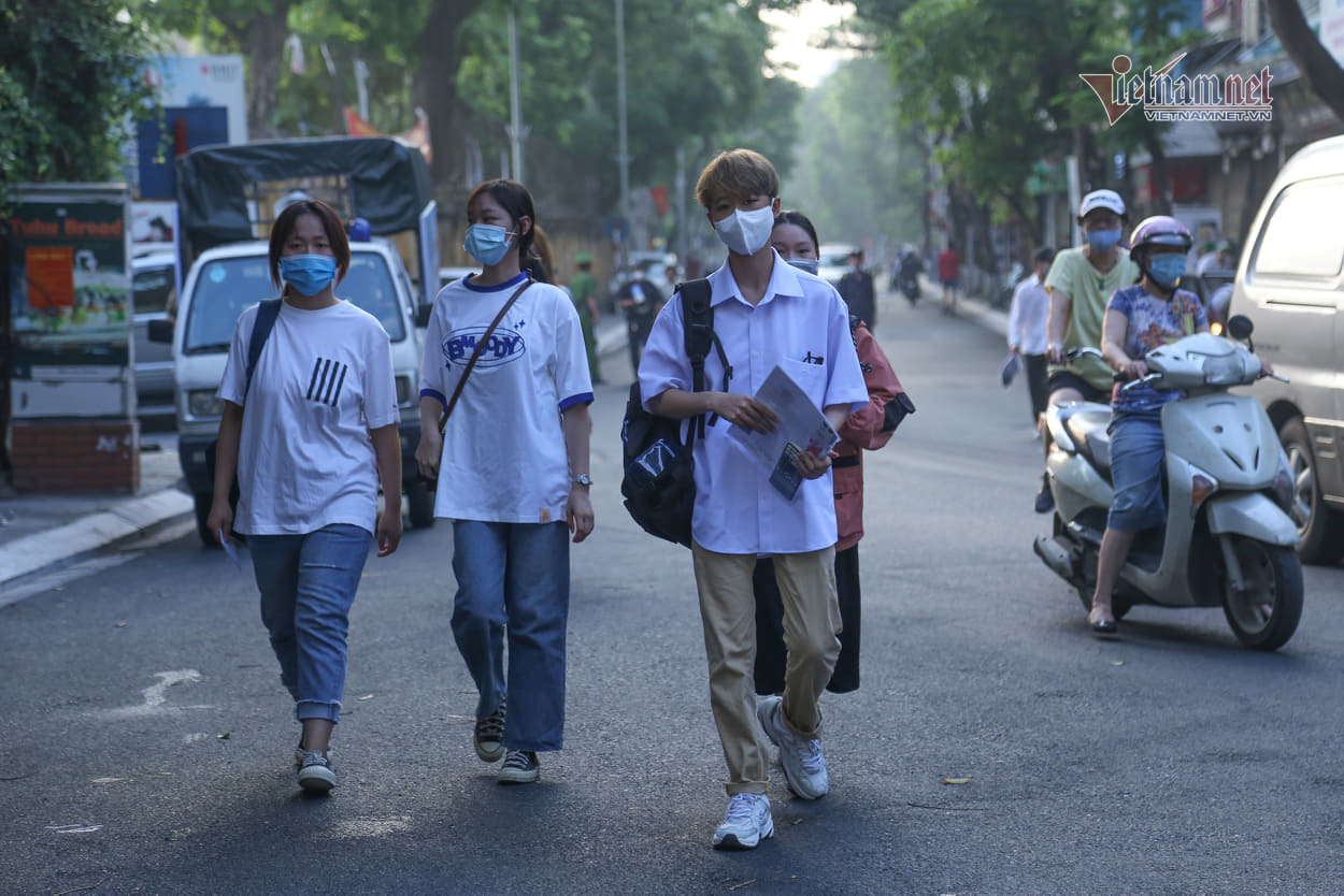 Đề Văn đợt 2 tương đương đợt 1, đạt 7 - 8 điểm không khó