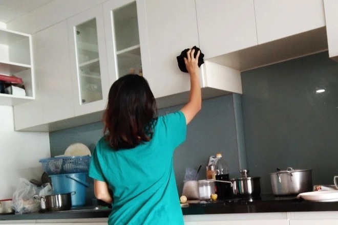 Giúp việc nhà theo giờ: Hạ giá hết cỡ, vẫn 'bói' không ra việc
