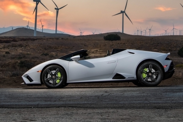 Lamborghini Huracán EVO RWD Spyder thắng giải xe mui trần của năm 2021