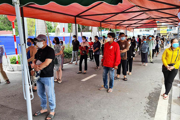 Xét nghiệm lấy giấy thông hành, nhiều người TP.HCM phát hiện dương tính nCoV