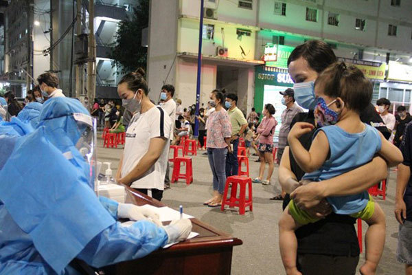 HCM City develops response plan to care for up to 500 critically-ill COVID-19 patients