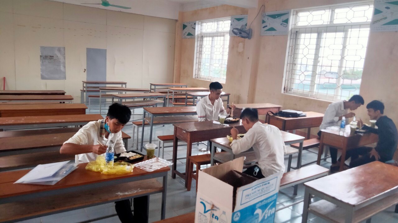 Hơn 1.000 thanh niên tình nguyện tiếp sức cho thí sinh xa nhà ở Hà Tĩnh