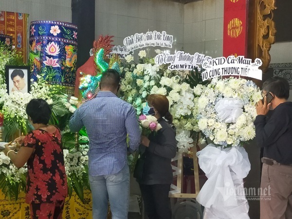 Bố mẹ túc trực tang lễ Đức Long, Cao Thái Hà lên tiếng thông tin bịa đặt