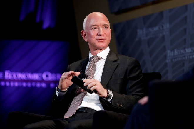 Tài sản tăng kỷ lục, Jeff Bezos giàu hơn sau một ngày về hưu