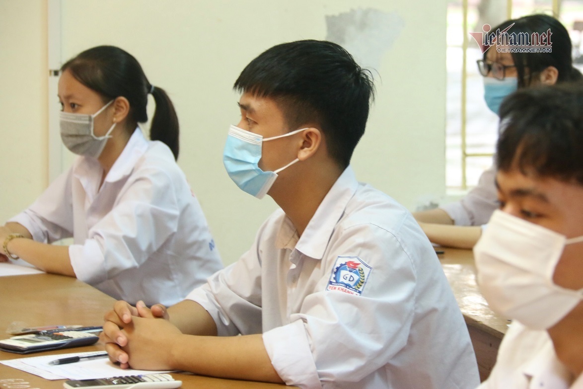 342 lượt thí sinh vắng mặt ở ngày đầu tiên thi tốt nghiệp đợt 2