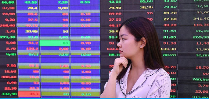 Chứng khoán biến động mạnh, F0 cần làm gì?