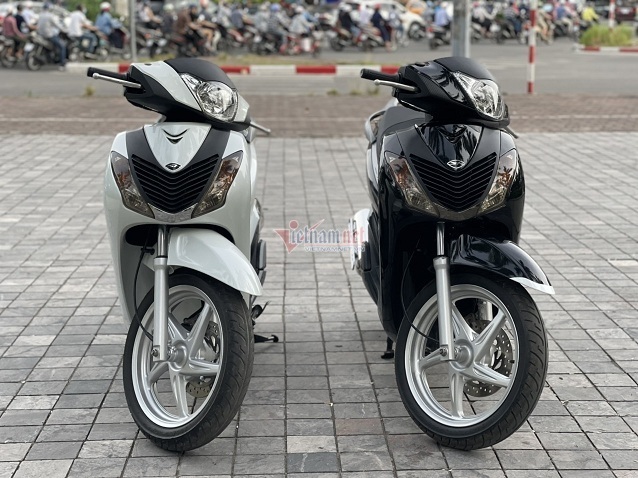 hai-chiec-xe-honda-sh-bien-ngu-quy-9-o-ha-noi-01