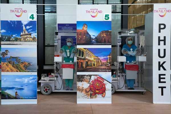 Virus corona phủ bóng đen lên nỗ lực tái mở cửa của Thái Lan