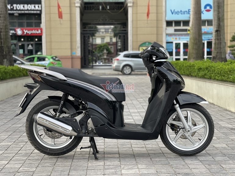 xe-honda-sh-bien-29g1-99999-mau-den-tai-hanoi-02