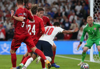 CĐV tức giận yêu cầu đá lại trận Anh vs Đan Mạch