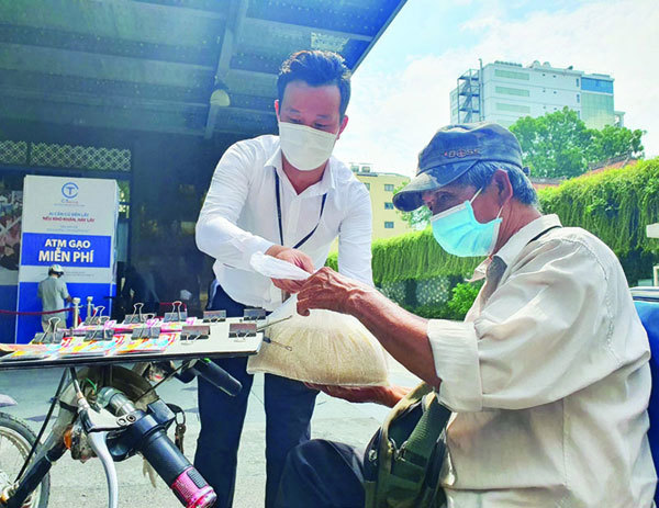 Latest outbreak flips lives upside down in Ho Chi Minh City