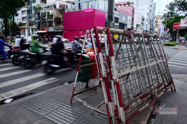 Thành phố lớn nhất cả nước trước giờ giãn cách theo Chỉ thị 16