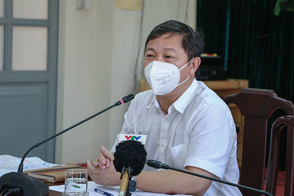 Phó Chủ tịch TP.HCM: Trước cấm bán ăn tại chỗ, nay cấm cả mang về