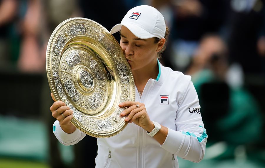 Nữ tay vợt Australia lập kỳ tích lần đầu tiên vô địch Wimbledon