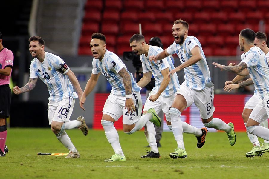 Video bóng đá Brazil 0-1 Argentina: Lần đầu cho Messi