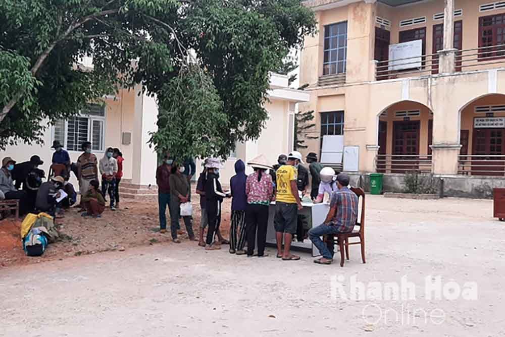 47 người đồng bào dân tộc thiểu số Hrê tỉnh Quảng Ngãi đã về quê an toàn