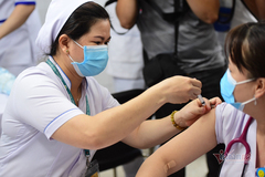 July 28: Vaccine fund has an additional VND103 billion, totalling VND8,345 billion