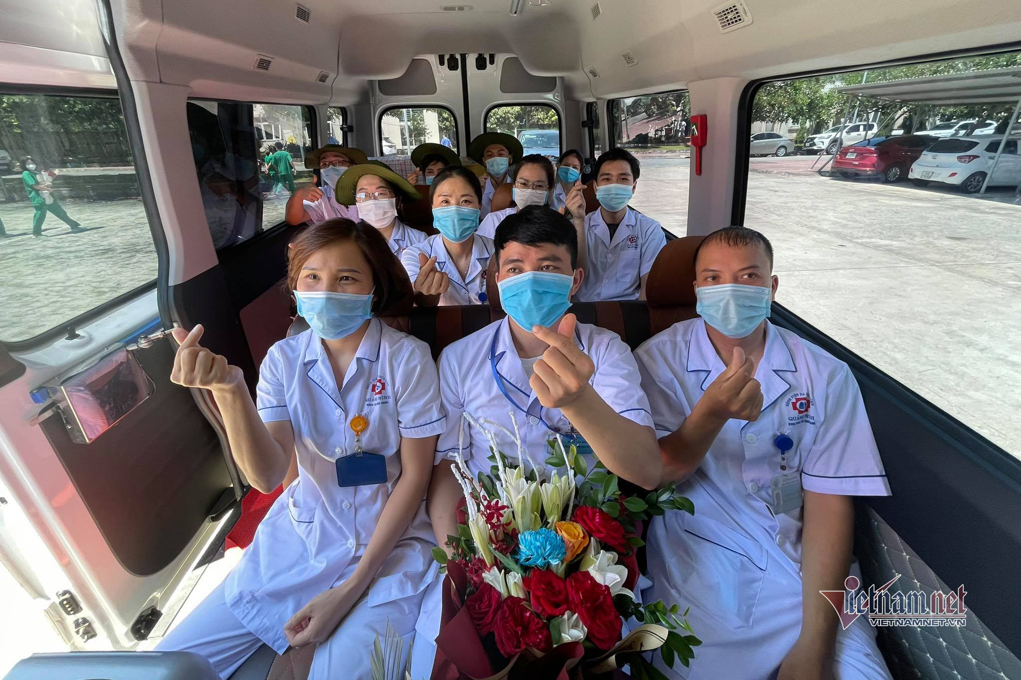 70 y, bác sỹ Quảng Ninh lên đường hỗ trợ TP.HCM chống dịch Covid-19