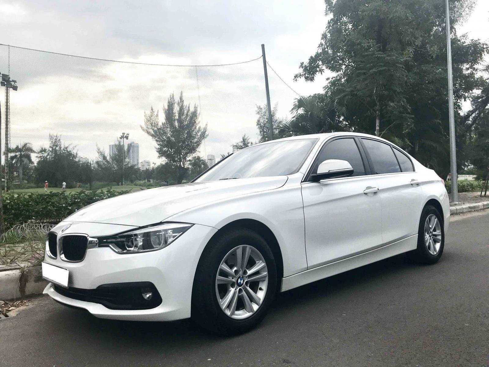 Có nên mua BMW 320i đời 2016 giá 900 triệu gán nợ mùa Euro?