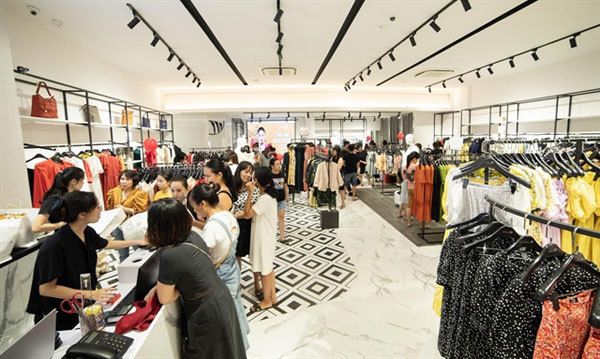 Fashion firms turn to online, promote digitalisation amid COVID-19
