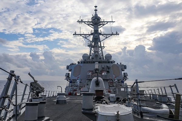 Chiến hạm Mỹ tiến gần quần đảo Hoàng Sa