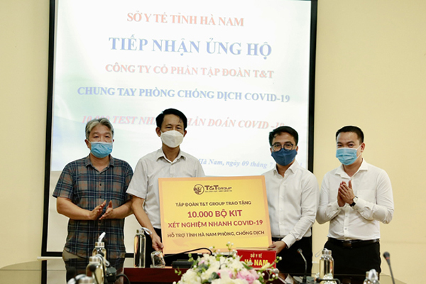 T&T Group tặng 16 tỉnh hơn 180.000 bộ kit xét nghiệm nhanh Covid-19