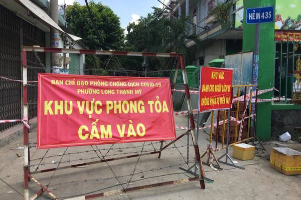 TP.HCM thành lập tổ quản lý các khu phong tỏa, đi chợ thay dân