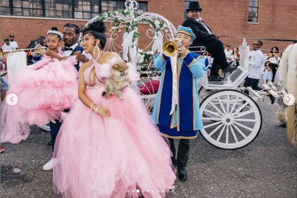 Cardi B phản pháo khi bị chỉ trích mua vòng cổ 3,5 tỷ cho con gái 3 tuổi