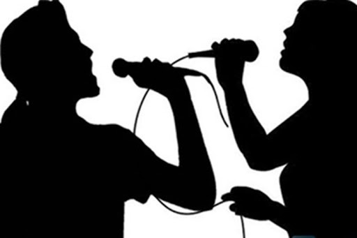 Ở nhà giãn cách lại bị hàng xóm 'tra tấn' karaoke xuyên ngày đêm