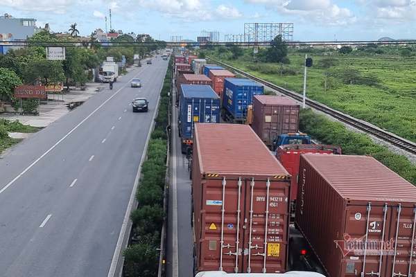 Bộ GTVT đề nghị ưu tiên xét nghiệm Covid-19 cho lái xe