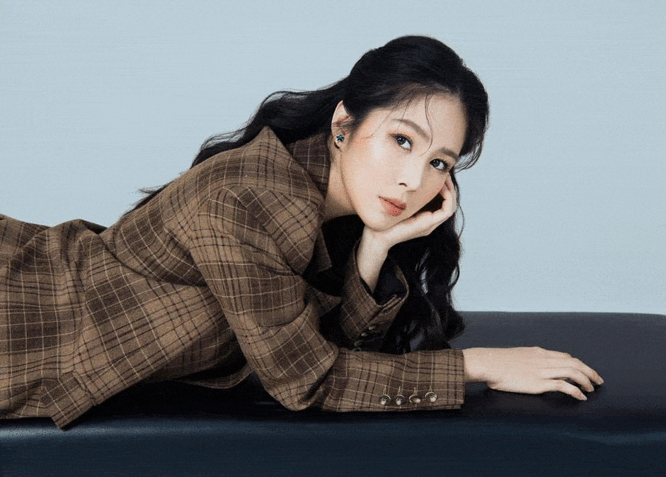 Lê Phương hạnh phúc bên chồng kém 7 tuổi và hai con