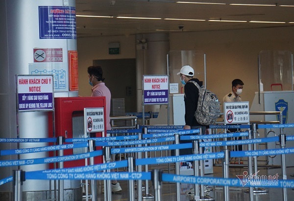 Có thể khởi tố vụ ca mắc Covid-19 bay lòng vòng trốn cách ly