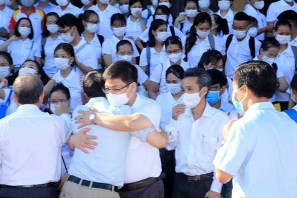 127 cán bộ y tế ở TT-Huế vào các tỉnh phía Nam chống dịch