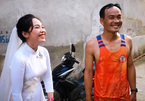 Chàng nông dân nuôi ốc chạy bộ 19km đón vợ trong ngày cưới