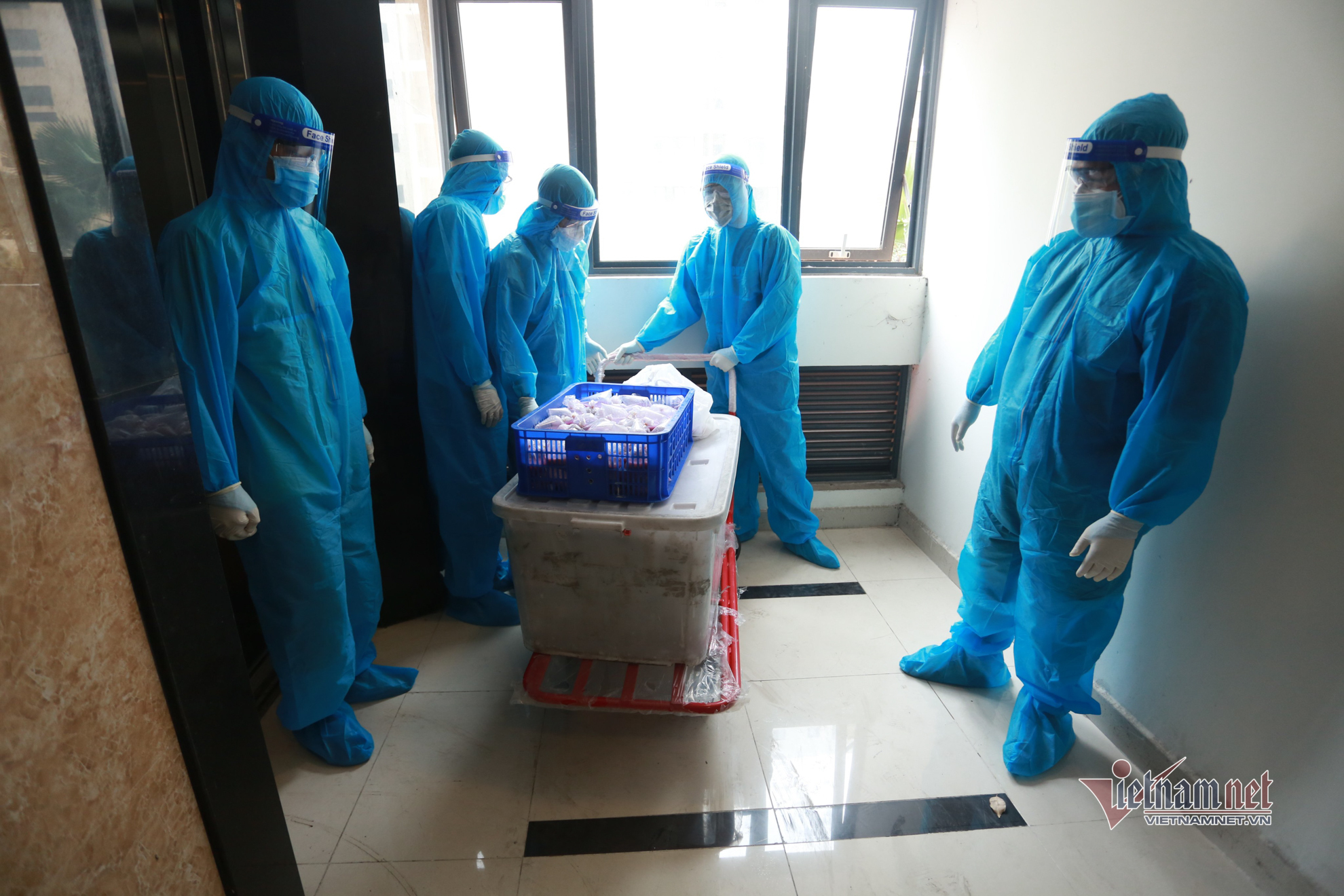 Bên trong nơi điều trị hơn 4.000 bệnh nhân Covid-19 ở TP.HCM