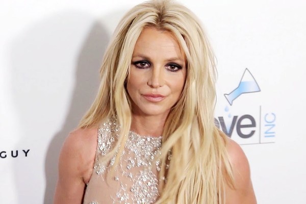 Chiến thắng đầu tiên của Britney Spears trong hành trình đến tự do