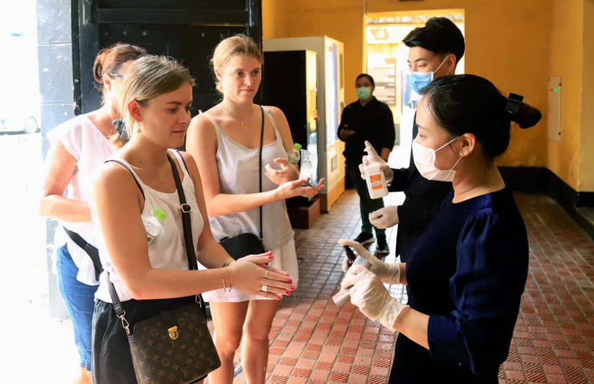 Chính phủ đồng ý thí điểm 3 giai đoạn đón khách quốc tế