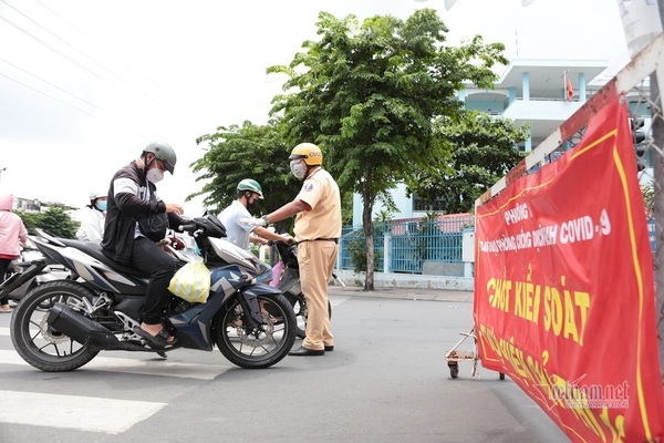 Bình Thuận lập chốt kiểm soát người ra vào vùng cam, đỏ