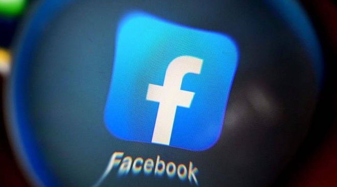 Nhân viên Facebook lén theo dõi phụ nữ